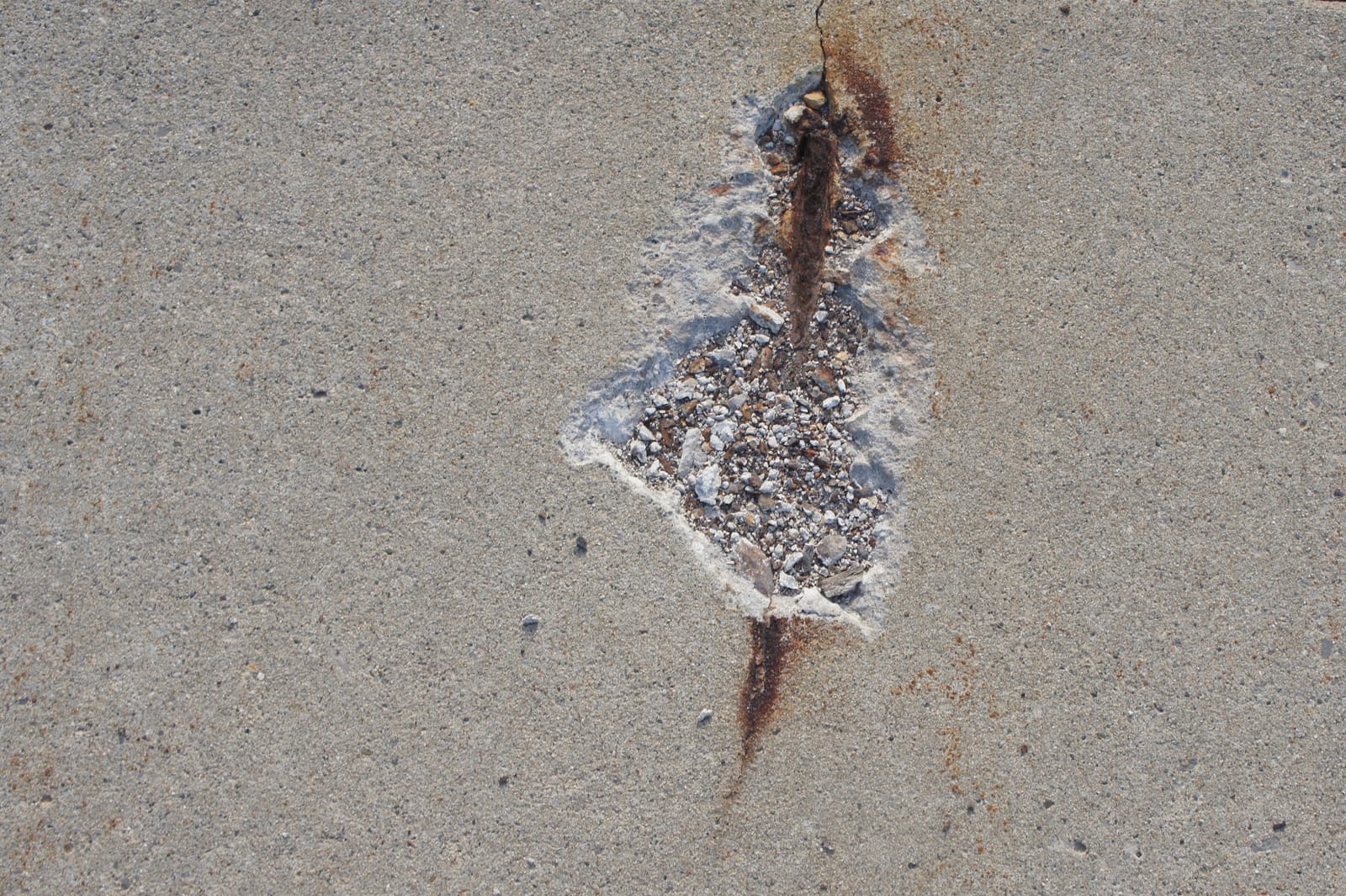 Spalling in Concrete and Rusted Rebar