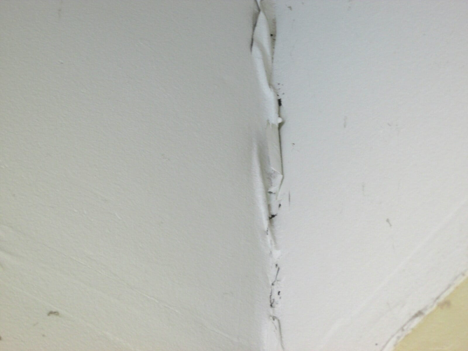 Drywall Tape Rippling May Be Caused by Humidity, Workmanship or Movement
