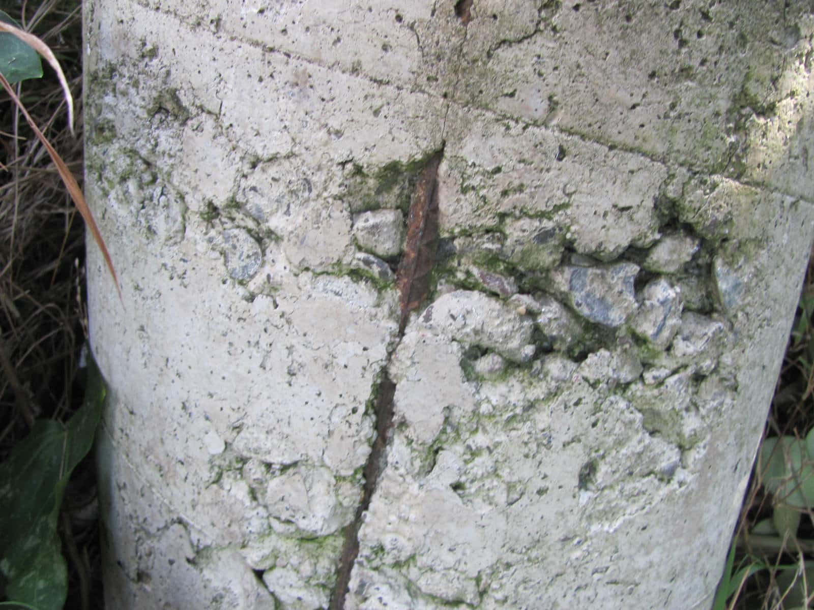 Rock pockets in concrete