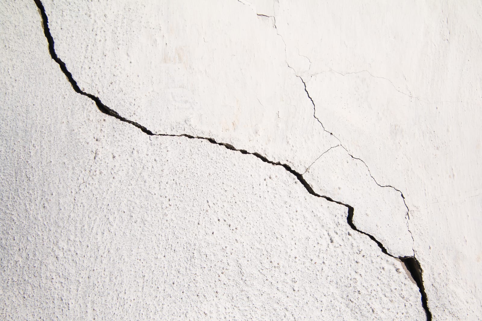Stucco crack
