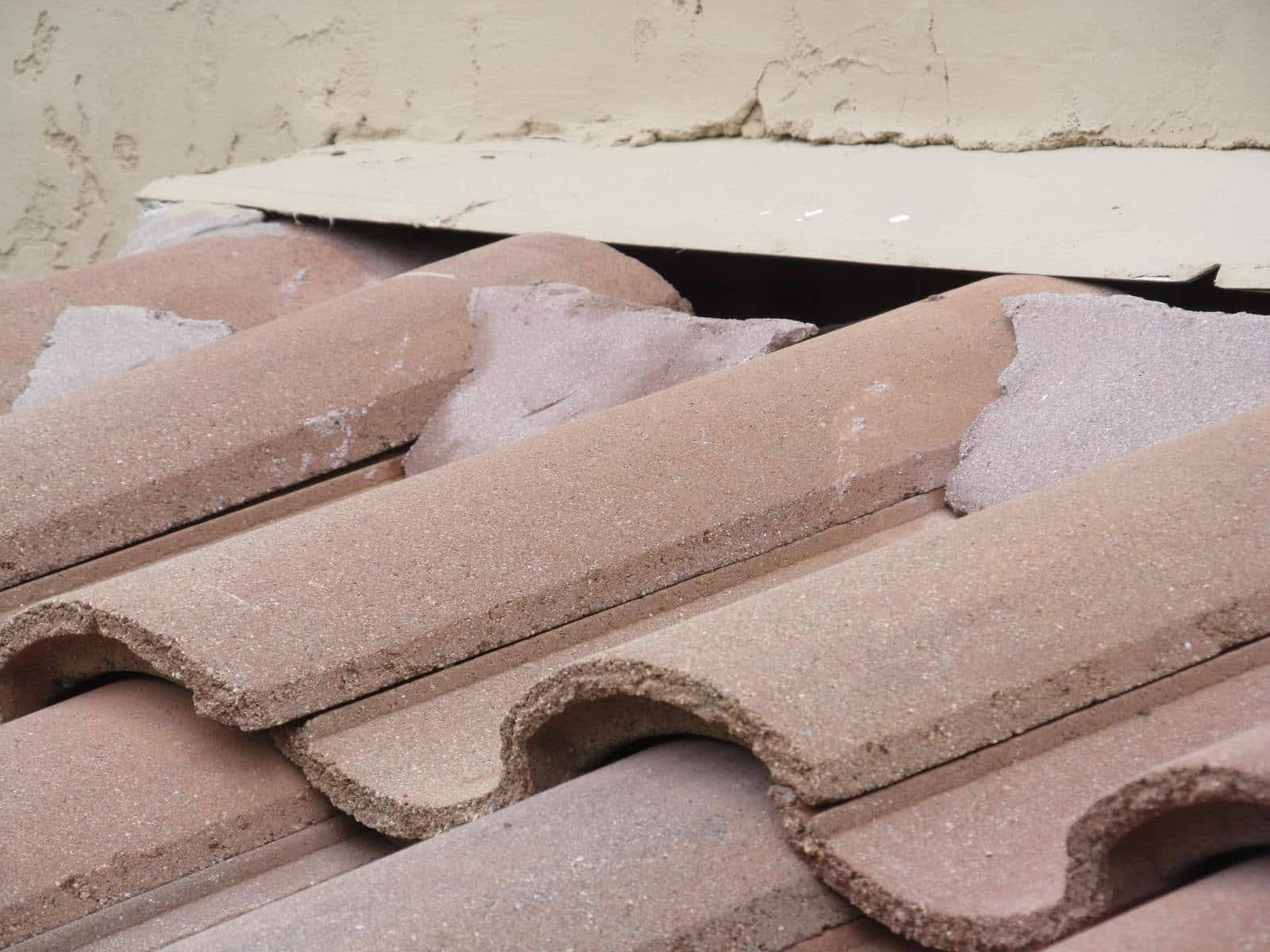 Tiles That Have Slipped Out of Position: Check the Building Paper for Damage When Repairing