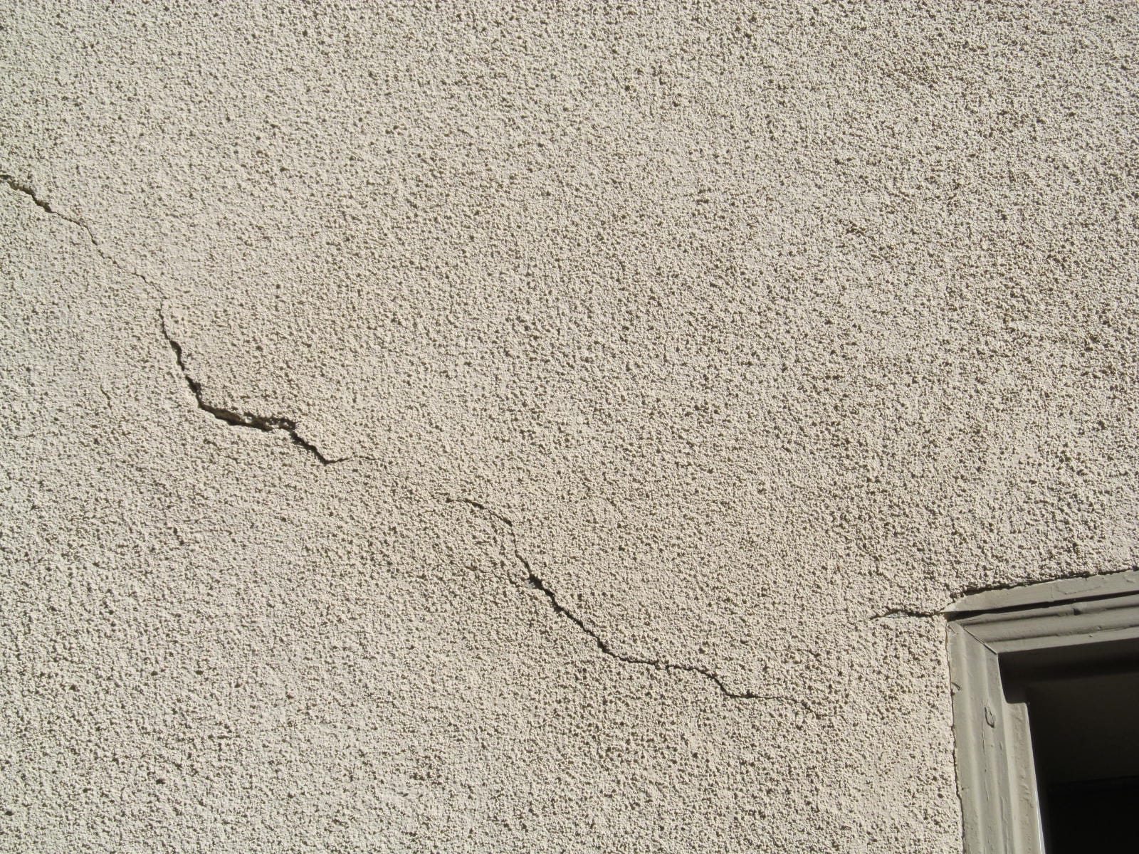 Stucco cracks